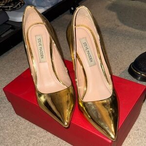 Steve Madden Metallic Gold Heels
